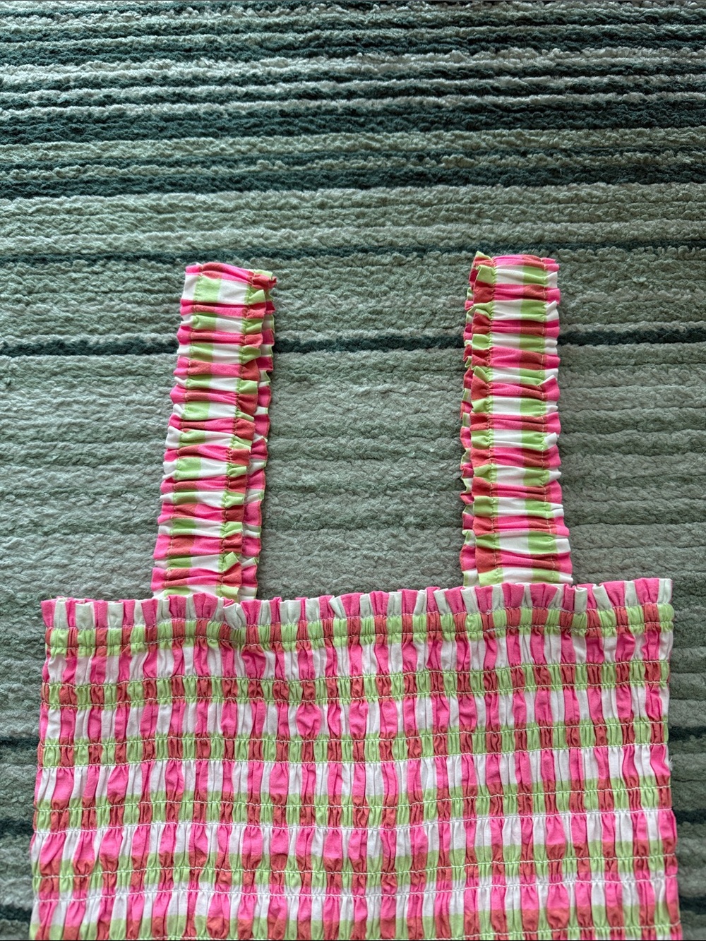 🆕 Lilly Pulitzer Hadly smocked top - Picture 4 of 7